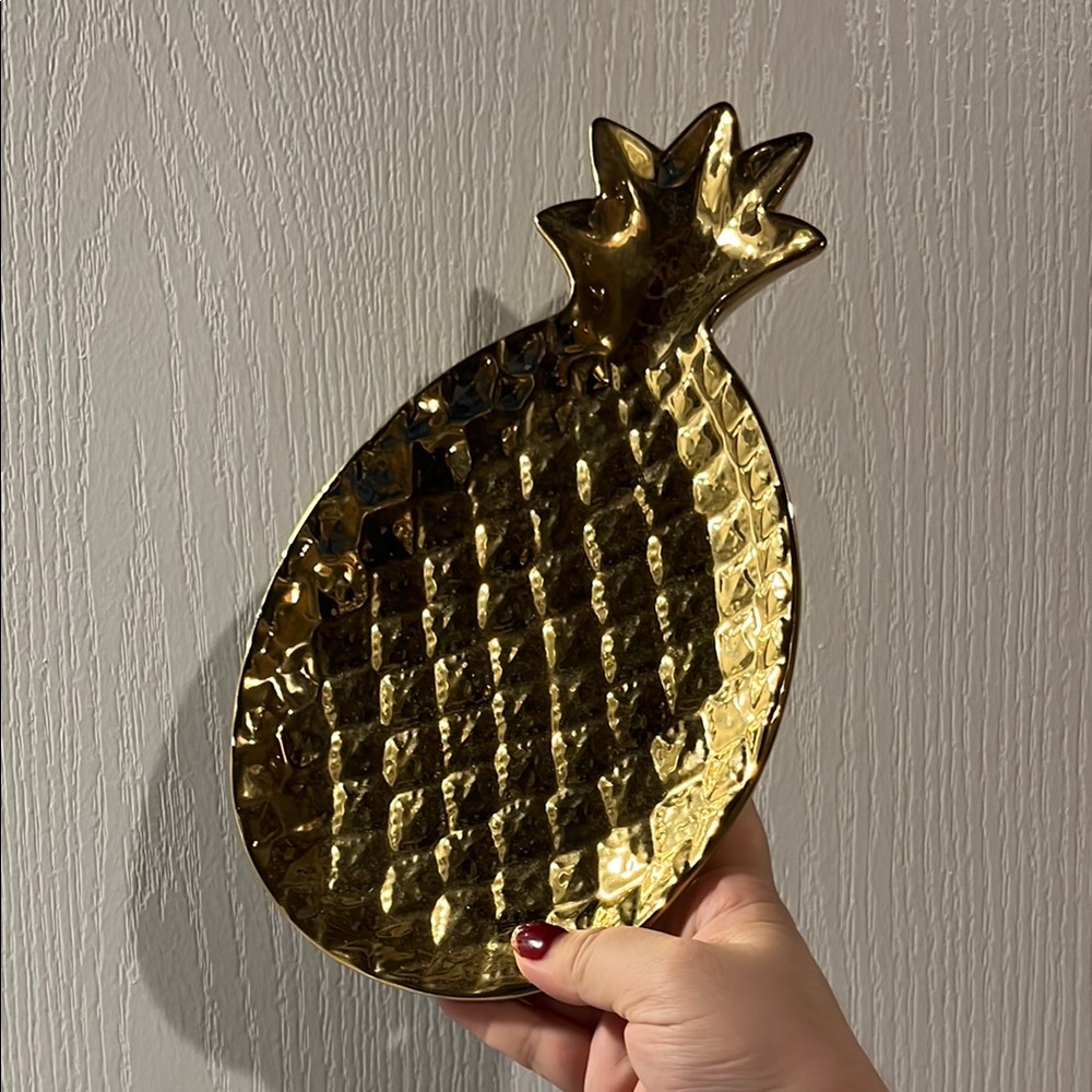 Structube Gold Pineapple Shaped Decorative Tray New w tags